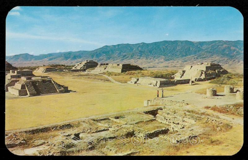 Monte Alban Ruins - Ruinas de Monte Alban