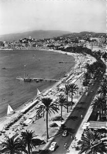 BR11739 Cannes La plage de la croisette et le suquet   real photo  france