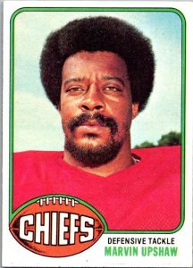 1976 Topps Football Card Marvin Upshaw Kansas City Chiefs sk4516