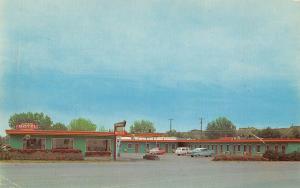 Cody Wyoming birds eye view Rainbow Motel entrance vintage pc Z16157