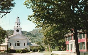 Woodstock VT-Vermont, First Congregational Church Religious, Vintage Postcard