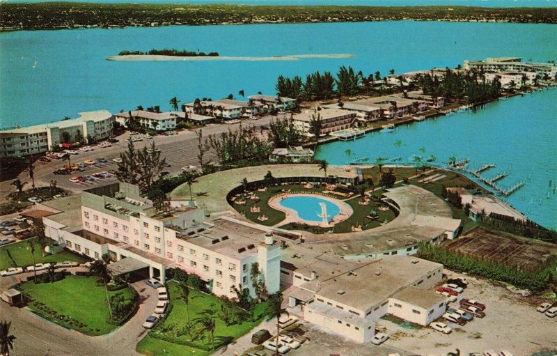 1969 Larry Paskow's Harbor Island Spa Miami Beach Advertising Postcard 2R3-228 