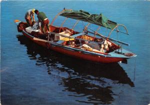 BG6519 typical fishing boat of the lake ship bateaux    italy
