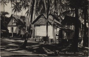 PC MALAYSIA, A MALAY KAMPONG Vintage REAL PHOTO Postcard (b44210)