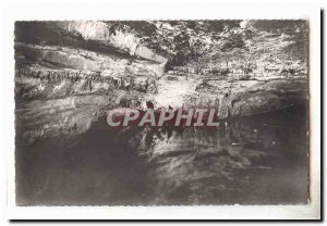 The caves on Cure & # 39Arcy Old Postcard Lake