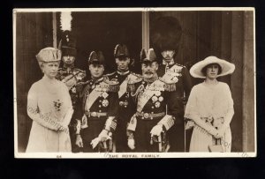 ROY634 - King George V - A Formal Royal Family Group c1933 - Postcard