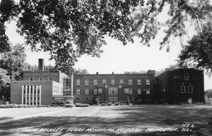 J76/ Princeton Illinois RPPC Postcard c1940s Julia Rackley Hospital 323