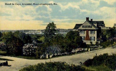 Road to Cape Arundel in Kennebunkport, Maine