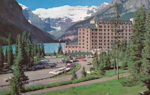 Canada Alberta Lake Louise The Chateau Lake Louise Entrance And Parking Lot