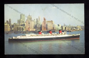 LS4759 - Cunard Liner - Queen Mary at New York - built 1936 - postcard