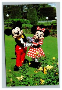 Vintage 1996 Postcard Mickey & Minnie Mouse Disneyland Anaheim California