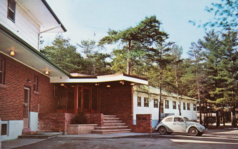 Pine Motel Port Colborne Ontario ON VW Bug Beetle Unused Vintage Postcard E14