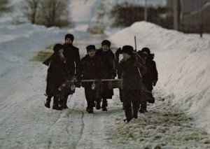 Ontario Mennosite Children on Way Home in Elmira Snow Canada Canadian Postcard