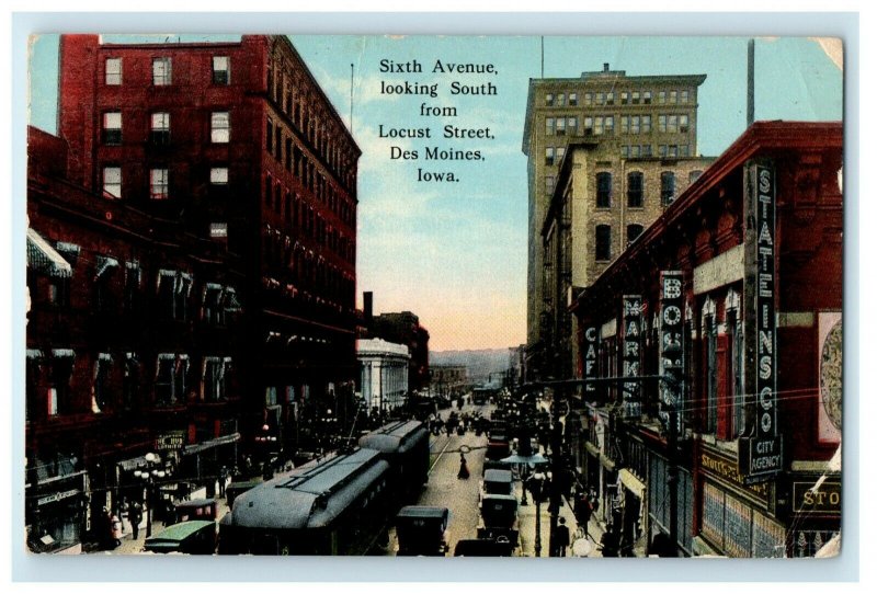 Des Moines IA, Sixth Avenue Looking South From Locust Street Trolley Postcard 