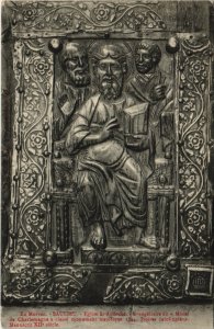 CPA SAULIEU - Église St-Andoche Missel de Charlemagne (115874)