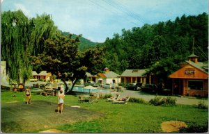 Postcard Laurel Wood Motel in Gatlinburg, Tennessee