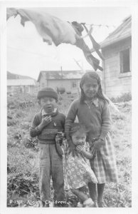 H9/ Native American Indian RPPC Postcard c1940 Aleut Alaska Kids 22