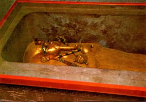 Egypt Tutankhamen's Treasures Third Coffin Actually In The Tomb Of King ...