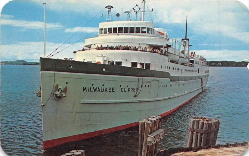 18327 S.S. Milwaukee Clipper, Lake Michigan