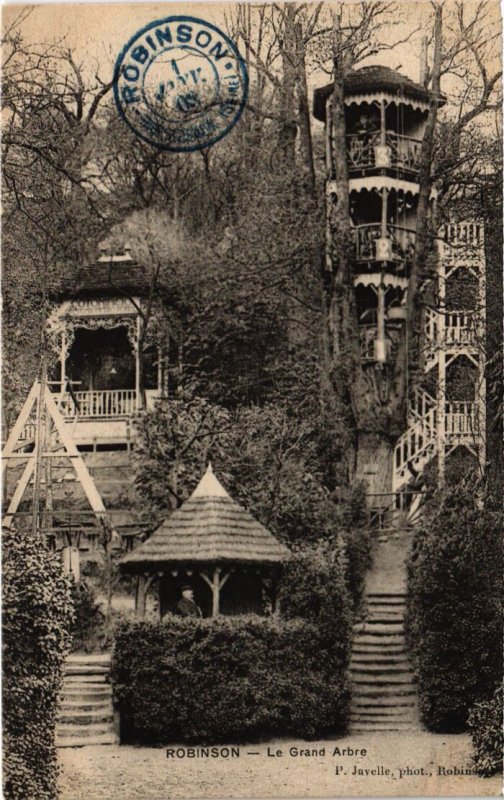 CPA LE PLESSIS-ROBINSON Le Grand Arbre (1322555)