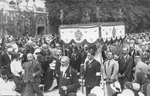 Lot362 souvenir de lourdes 1933 real photo social history france