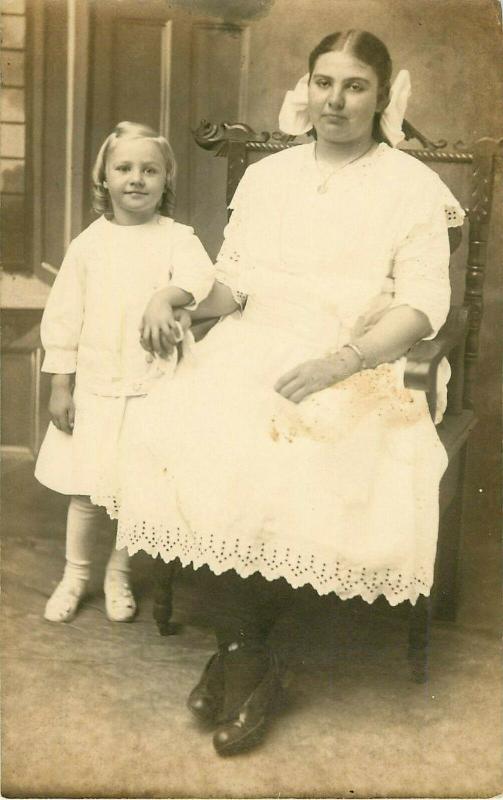 Vintage Postcard RPPC Woman and Child/Daughter