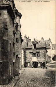 CPA Landerneau- La Rue du Commerce FRANCE (1026700)