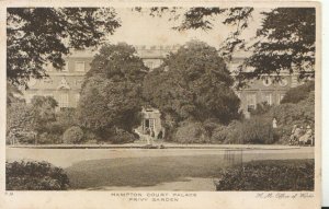 Middlesex Postcard - Hampton Court Palace - Privy Garden - Ref TZ9112