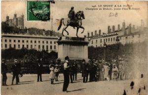 CPA LYON - Champions au Diabolo jouant Place Bellecour (427281)