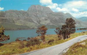 uk10917 slioch and the road by loch maree scotland uk