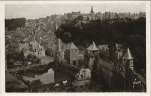 CPA Fougeres le Chateau et la ville haute (1237728)