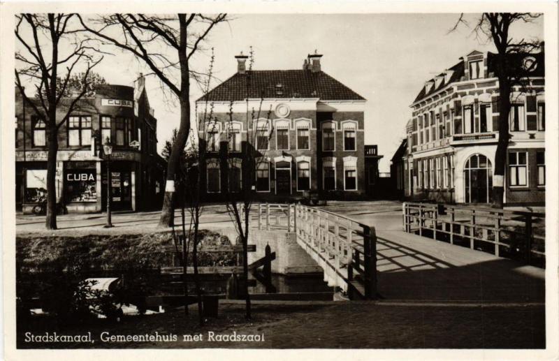 CPA AK Stadskanaal Gemeentehuis met Raadszaal NETHERLANDS (728361)