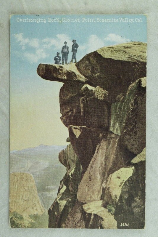 C.1910 Overhanging Rock, Glacier Point, Yosemite, Cal. Vintage Postcard P105 