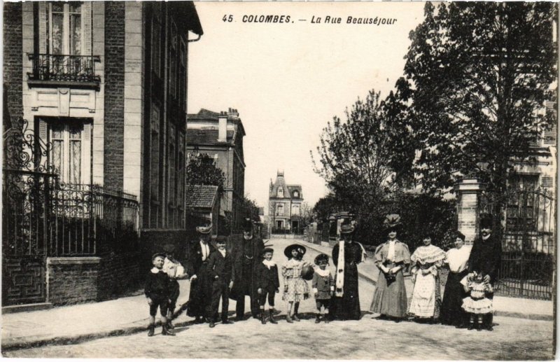 CPA COLOMBES - La Rue Beauséjour (987022)