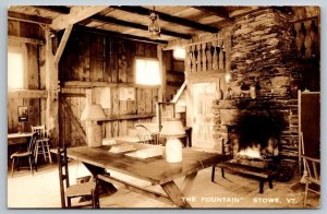 RPPC Real Photo Postcard - The Fountain   Stowe, Vermont   c1920