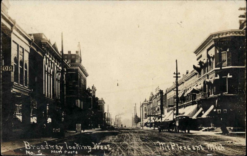 Mt. Pleasant MI Broadway West 1909 Used Postcard