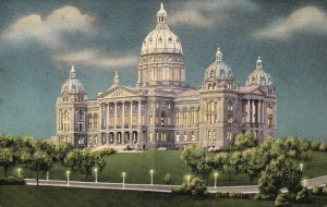 Vintage Postcard View At Night Of Lowa State Capitol Building Des Moines Iowa IA
