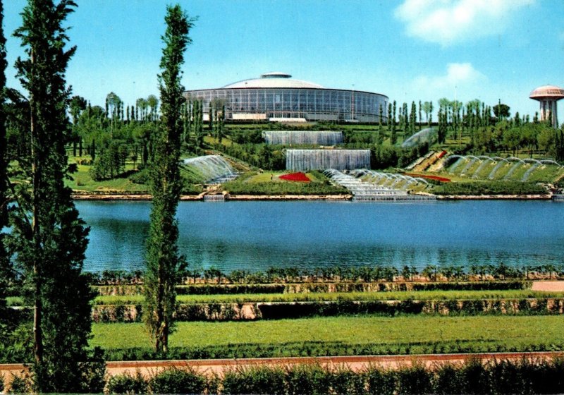 Italy Roma Lago e Palazzo dello Sport