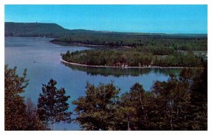Postcard PANORAMIC SCENE Sleeping Bear Bay Michigan MI AT2527