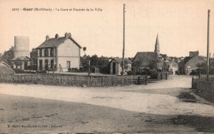 Vintage Postcard 1910s La Gare et L'entree de La Ville Guer Train Station France