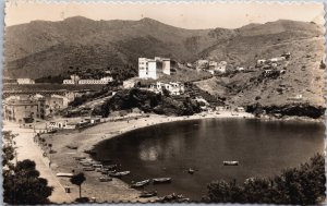 Spain Portbou Gerona Vista General de la Playa Girona Vintage RPPC C050