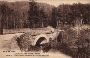 CPA SAUXILLANGES Pont a l'Entree de la Route d'Egliseneuve (1254603)