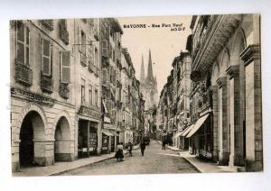 191873 FRANCE BAYONNE Rue Port Neuf Vintage postcard