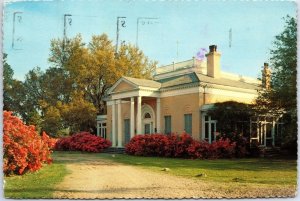 VINTAGE CONTINENTAL SIZE POSTCARD THE MONTEIGNE ESTATE AT NATCHEZ MISSISSIPPI