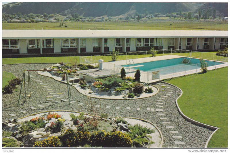 Swimming Pool,  Davy Crockett Motel,  Kamloops,  B.C.,  Canada,   40-60s