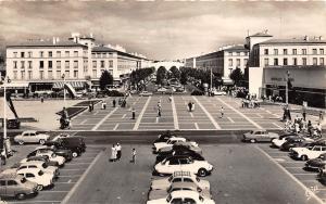 BR28033 Royan Place de la renaisance car voiture france