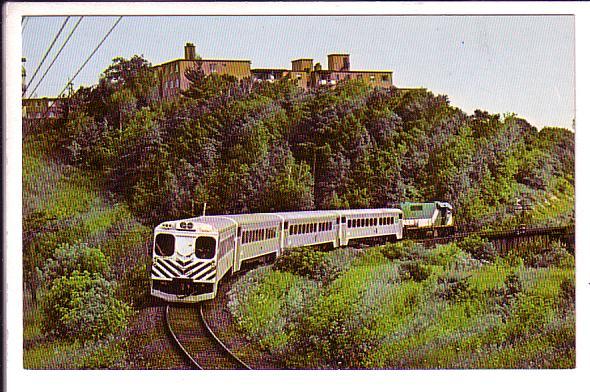 GO Transit Northbound Train, Wynford Park, Don Valley, Toronto, Ontario,