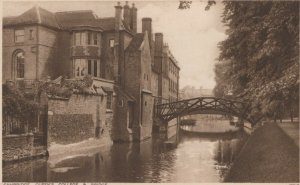 Cambridgeshire Postcard - Cambridge - Queen's College & Bridge RS23396