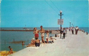 Ohio Lakeside Lake Erie Vacationland 1950s Pier K35 Dexter Postcard 22-2922