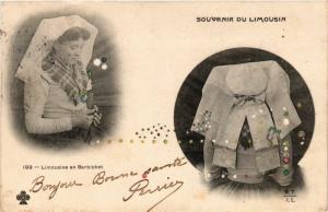 CPA Souvenir du Limousin - Limousine en BARBICHET (293829)